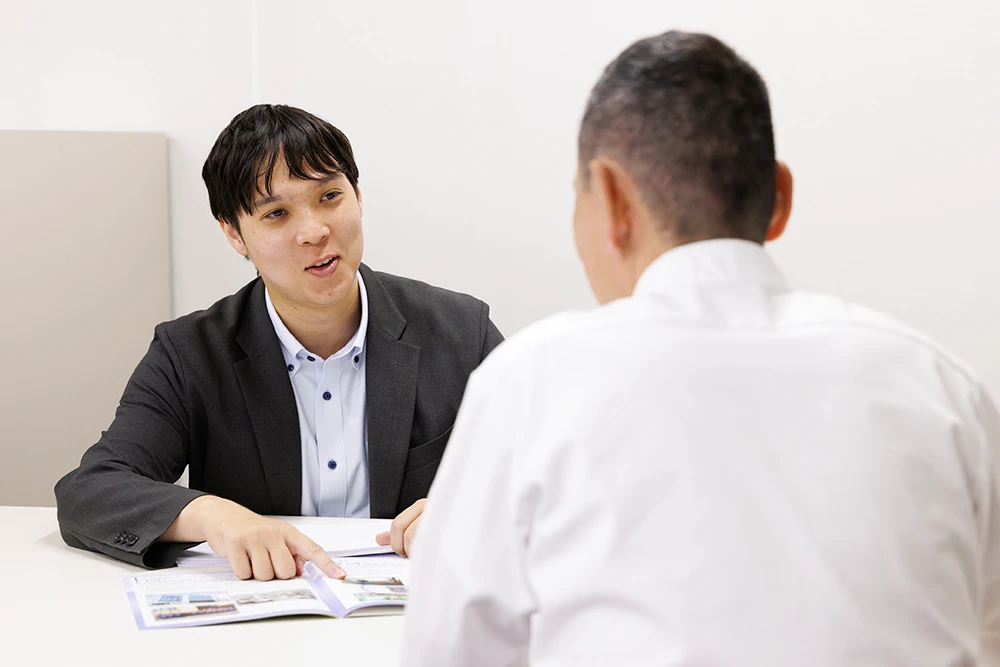 会議中の田中秀樹さん